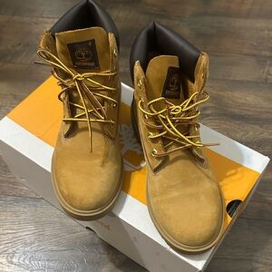 Timberland Boys Brown Leather Boots size 4